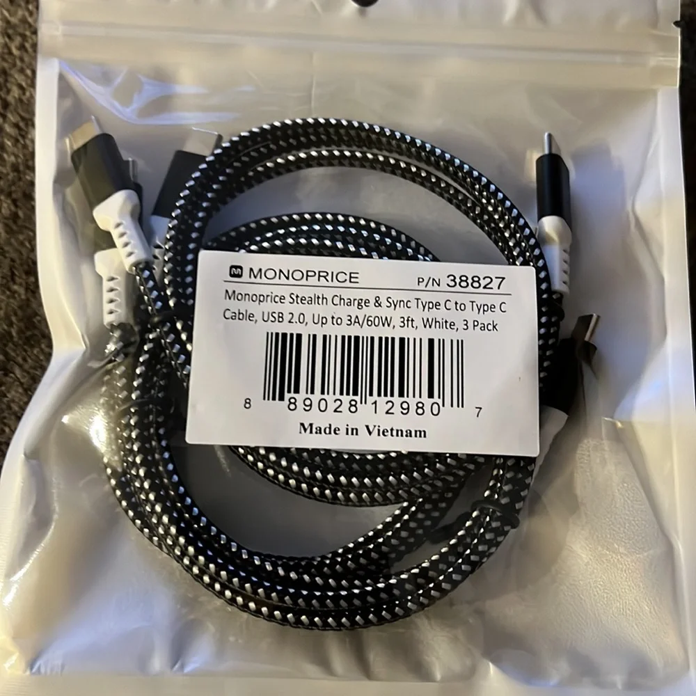 Monoprice Stealth Charge and‎ Sync USB 2.0 Type-C to Type-C Cable - 3 Feet -